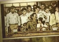 وقتی صدام با اسیران ایرانی عکس یادگاری می اندازد +تصاویر و فیلم